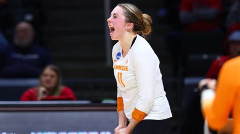 Tennessee volleyball defeats Western Kentucky, advances to NCAA ...