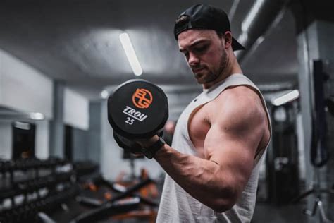 One Bicep Bigger Than the Other: Reasons, Concerns, and What to Do