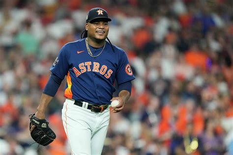 Houston Astros ace oddly omitted from top MLB pitchers list