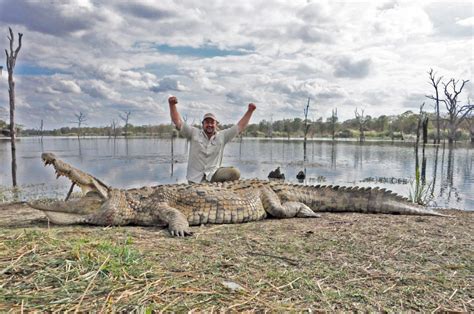 Hunting:Crocodile - HUNT IN AFRICA