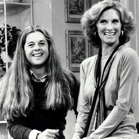 A Break From Politics: A full episode of PHYLLIS and RHODA. With 1976 commercials intact