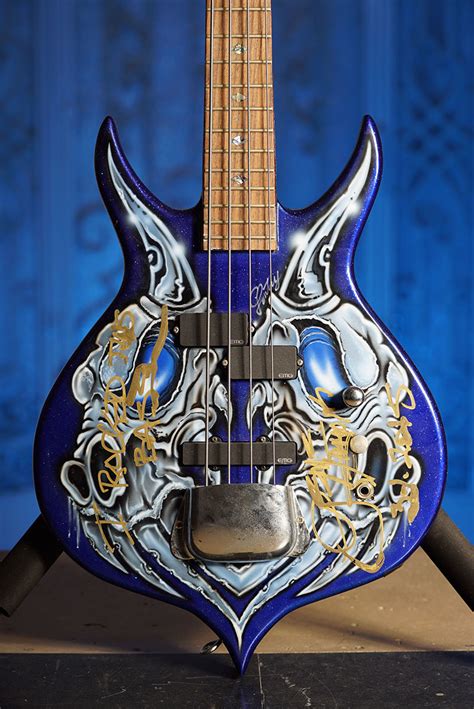 Gene Simmons Personnal Custom punisher bass