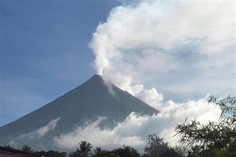 Alert level ng Bulkang Mayon posibleng ibaba – Pinoy Peryodiko