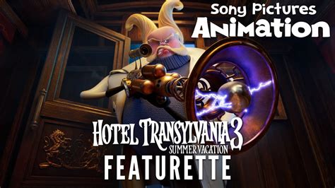 Meet Van Helsing | HOTEL TRANSYLVANIA 3: SUMMER VACATION - YouTube