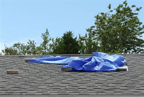 4 Temporary Fixes For A Leaking Roof (Homeowners Guide)