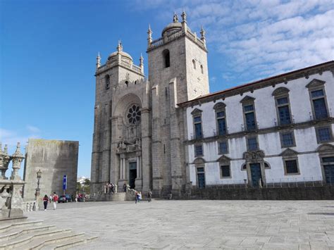 The Porto Cathedral: A historic and cultural monument.