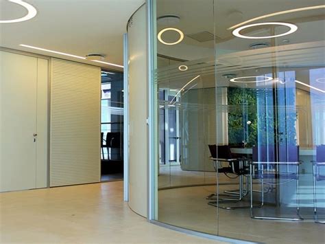 curved glass partitions