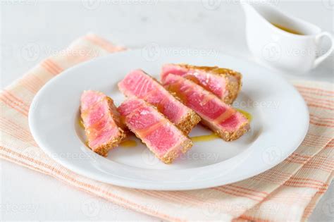 Tuna steak with sesame seeds 16696241 Stock Photo at Vecteezy