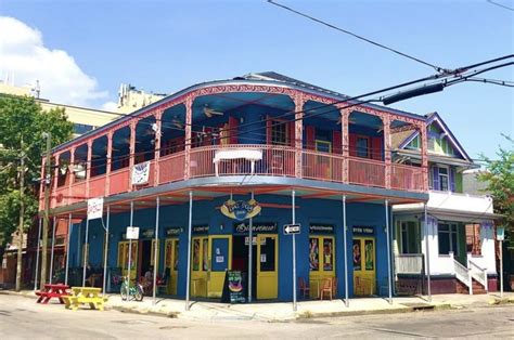 Frenchmen Street Live – New Orleans premiere street for local live music.