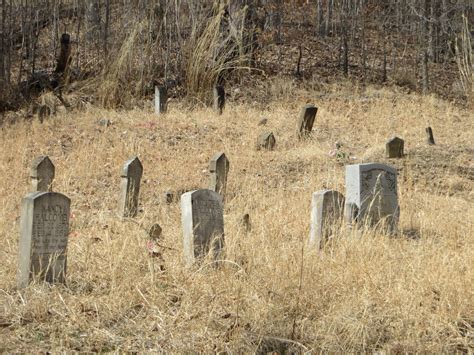 Joseph C. Halcomb Cemetery en Cornettsville, Kentucky - Cementerio Find a Grave