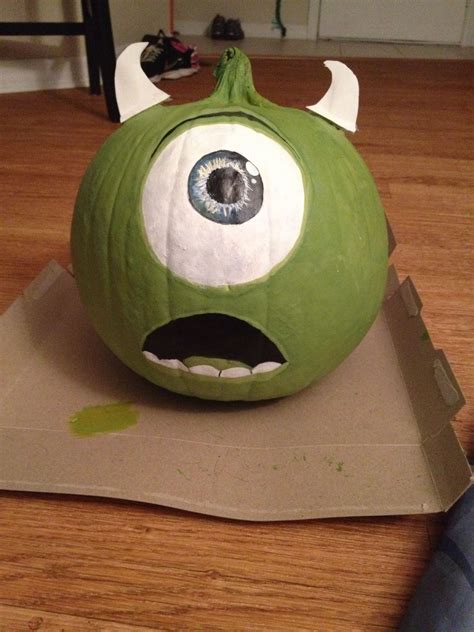 Mike pumpkin I painted :) | Painted pumpkins, Mike wazowski pumpkin ...