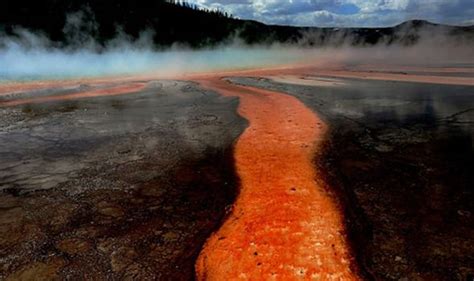 Yellowstone volcano FEARS: How scientists ‘intensely monitor’ rising column of HOT MAGMA ...