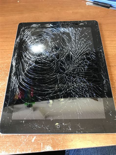 Auburn, Maine — crushed, cracked and broken iPad screen | iSolution Pros
