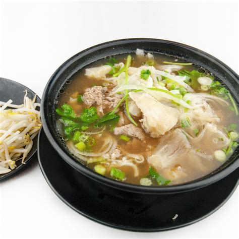 14. House Special (Beef Noodle Soup with Steak, Well-Done Flank, Fatty Brisket, Tendon, and ...