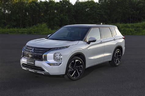 2023 Mitsubishi Outlander Plug-In Hybrid Officially Revealed - 2023 / ...