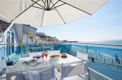 Cottages with Sea Views | Stunning Homes with Views Over the Sea