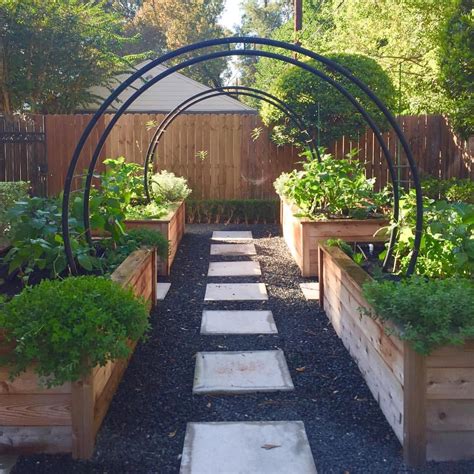 Vegetable Garden Trellis Arch - gardenbz