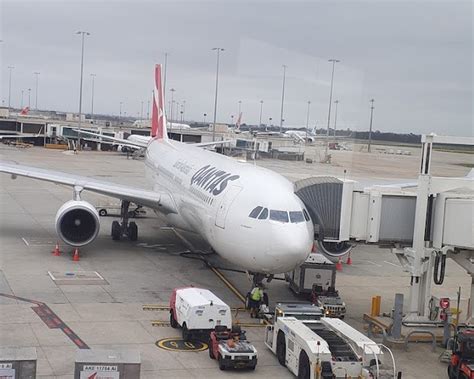 Review of Qantas flight from Melbourne to Tokyo in Economy