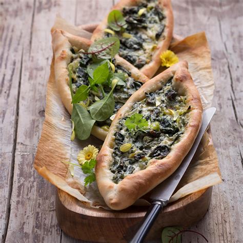 Spinach Pide with Herbs | Wewalka