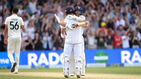 England All-rounder Chris Woakes Bags ICC Men's Player Of The Month ...