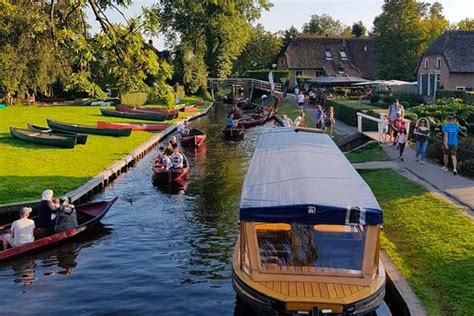 Giethoorn: A City Without Roads in the Netherlands - Wisata Diary