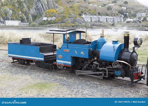 Heritage Narrow Gauge Steam Locomotive Editorial Photo - Image of steamtrain, heritage: 144119076