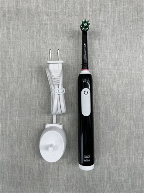 Oral-B Pro 1000 Electric Toothbrush (Expert Review)