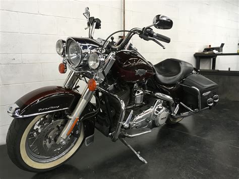 Pre-Owned 2011 Harley-Davidson Road King Classic in Tucson #UHD637155 | Harley-Davidson of Tucson