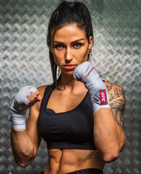 Pin by Glenn Marques on women in boxing gloves in 2023 | Female martial artists, Female fighter ...