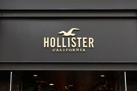 Hollister may compete with Macy's on Fifth Avenue soon