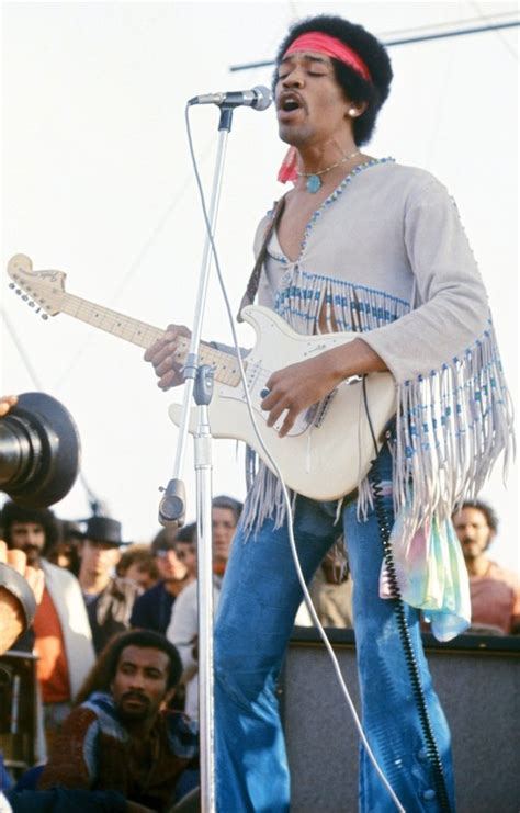 What did Jimi Hendrix do at Woodstock that enraged people? - Quora