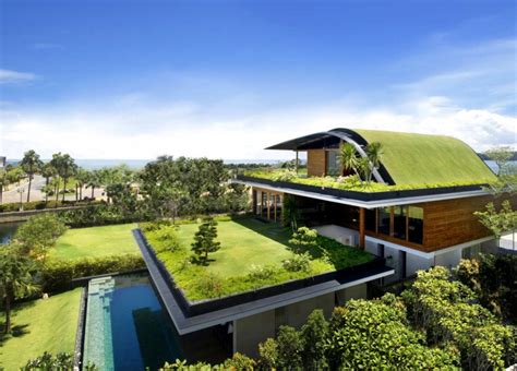 Beautiful Houses: Beautiful green roof garden home, Singapore