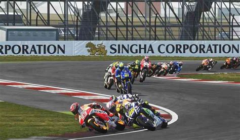 MotoGP 17 Review - A Challenging and Soulless Racer