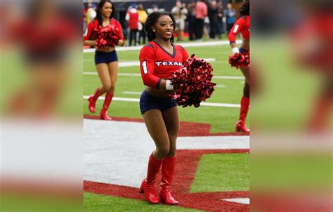 Simone Biles Becomes A Football Cheerleader For A Day