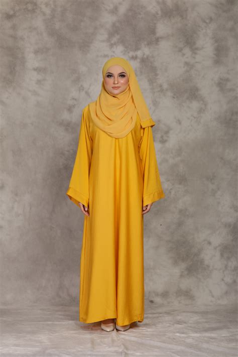 AISHA IN BRIGHT YELLOW | Subplace: Subscriptions Make Life Easier