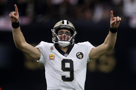 Drew Brees breaks NFL all-time passing yard record - CBS News