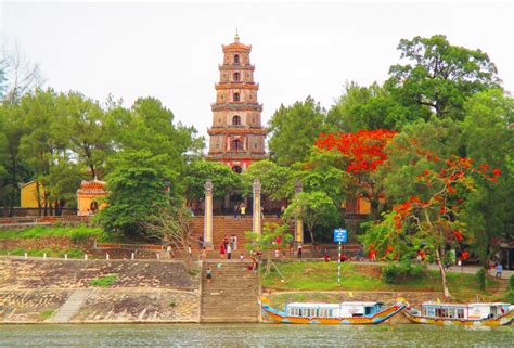 Thiên Mụ Pagoda (Chùa Thiên Mụ) - EZ Vietnamese Cuisine