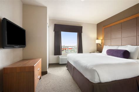 Days Inn by Wyndham Calgary Airport | Calgary, AB Hotels