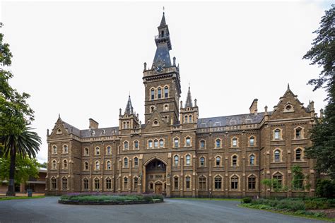 facade, Ormond College University of Melbourne, Australia - The City Journal