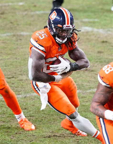 Melvin Gordon Discusses Broncos' RB Depth, Role