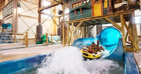 11 Best Indoor Water Parks Near Chicago - Go Visit Chicago