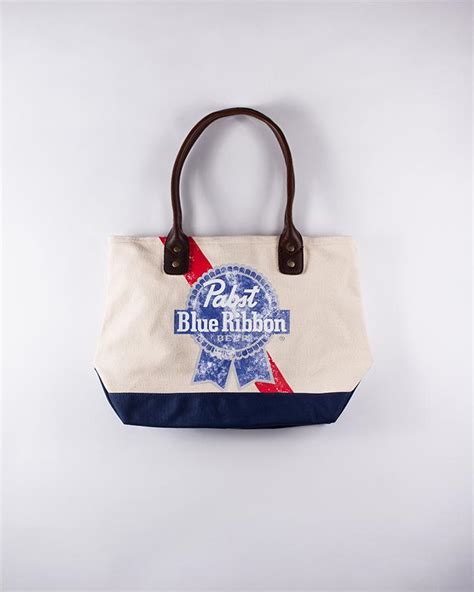 LIFESTYLE – Pabst Blue Ribbon Store