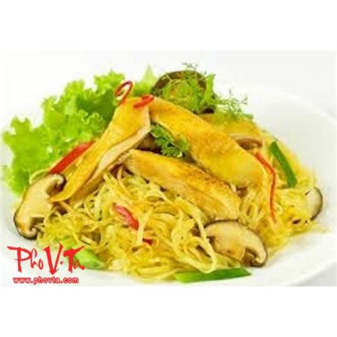 Mi Xao Ga - Chicken chow mein