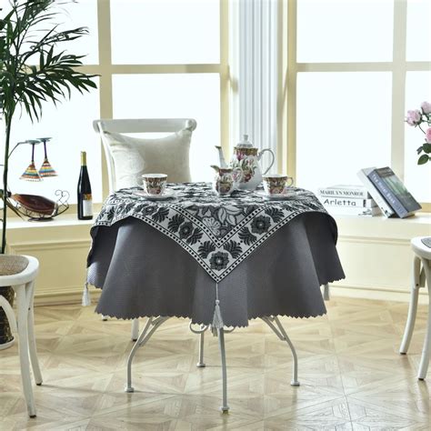 Latest 2 pcs/set Round 140cm Luxury Enbroidery Table Linens Fashion ...