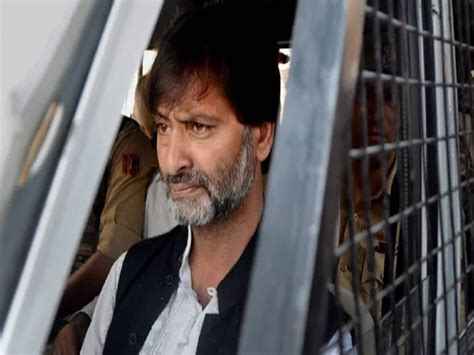 Delhi Prisons suspends 4 officials over Yasin Malik's Supreme Court appearance | India News ...