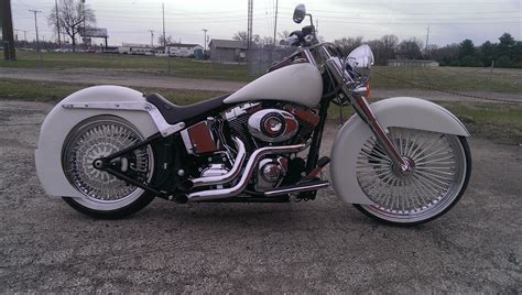 2013 Harley-Davidson® FLSTN Softail® Deluxe (Pearl White), Sherman ...