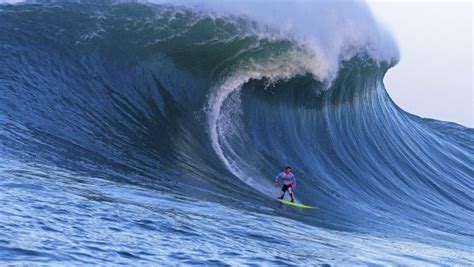 Mavericks surf contest sets dates after permit approval