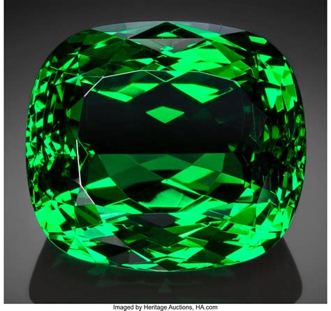 Exceptional Gemstone: Tsavorite Garnet - 16.88 Ct.. Komolo Mine, 20 ...