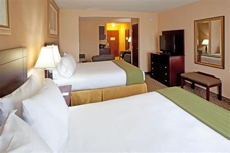 Discount Coupon for Holiday Inn Express Hotel & Suites Lavonia in Lavonia, Georgia - Save Money!