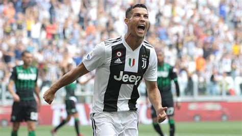 Cristiano Ronaldo FINALLY scores first Juventus goal, fans lose their ...